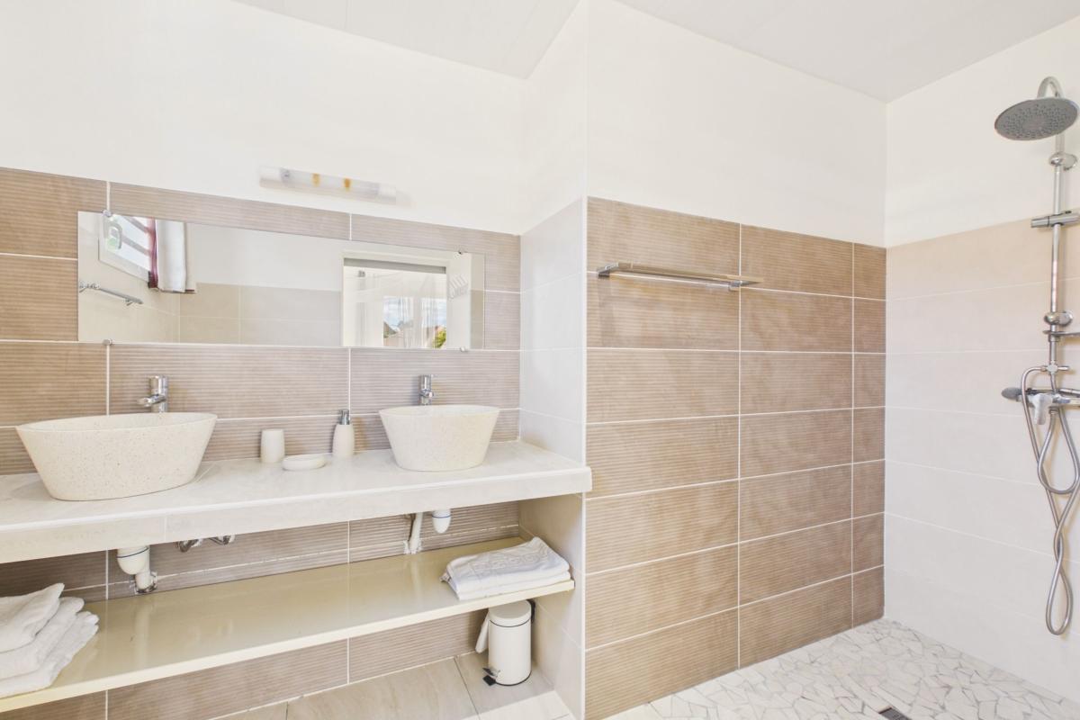 Location sainte luce 10 personnes 5 chambres - sdb 1